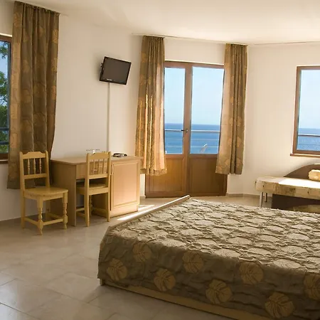 Bisser Hotel 2*